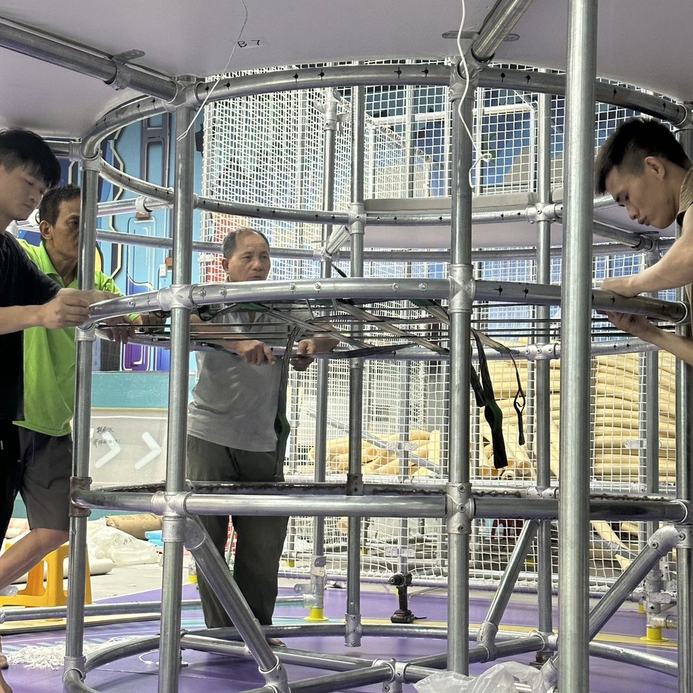 indoor playground steel pipe frame install