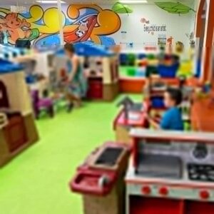 Colorful indoor kids playground representing the U.S. indoor family entertainment center segment